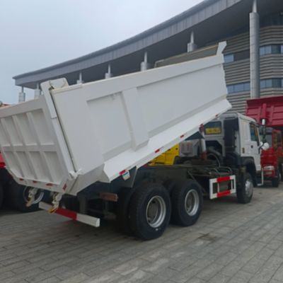Camión de segunda mano HOWO con sistema de dirección hidráulica Diesel y sistema eléctrico