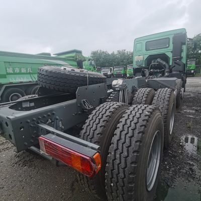 Newbase camión pesado usado con tanque de combustible de 400-600L y neumáticos duraderos
