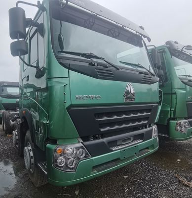 neumáticos y depósito de combustible de 400-600L camión tractor pesado para transporte de larga distancia
