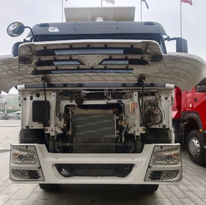 Chasis Sinotruk camión de segunda mano con motor de 371 CV y cabina de aire acondicionado