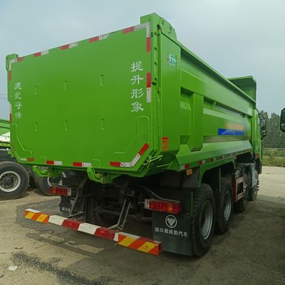 Camiones de transporte de 30 toneladas y 40 toneladas con depósito de combustible de 600 litros con certificado ECE Foton Daimler