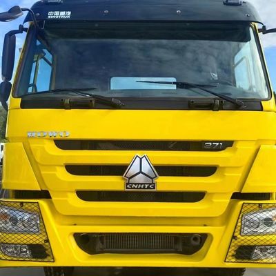 Transmisión manual Chasis Sinotruk 371HP Camión de descarga automática con dirección hidráulica