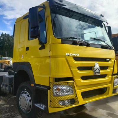 Estilo de elevación delantera Sinotruk 6X4 camión de carga pesada con dirección hidráulica