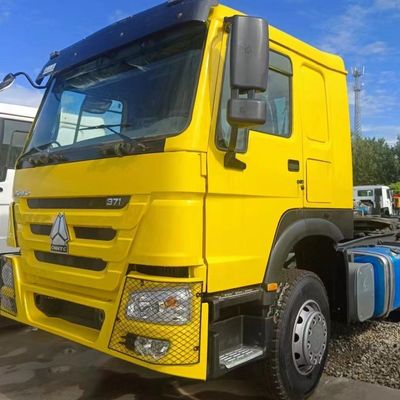 Estilo de elevación delantera Sinotruk Dirección hidráulica camión de carga pesada con neumáticos