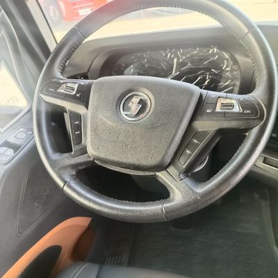 Caja de carga de acero al carbono camión tractor diesel Delong X6000 con asiento de suspensión de aire de 1000L