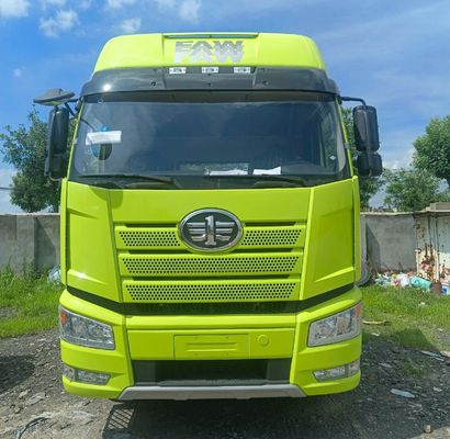 Capacidad de carga de 31-40 t FAW Jiefang J6p420HP Tractor diesel 6X4 con asiento de suspensión aérea