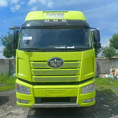 FAW Jiefang J6p420HP Diesel 6X4 camión tractor con tanque de combustible de 600L y asequible