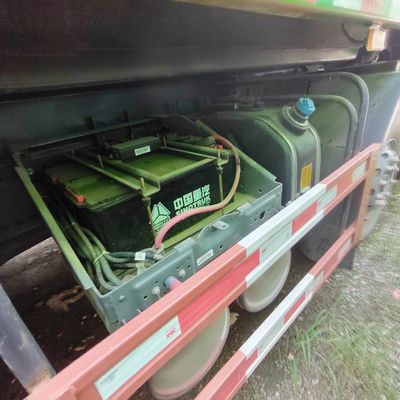 Sinotruk HOWO 6X4/8X4 Camiones con remache con capacidad del motor&gt; 8L y potencia 351-450 CV