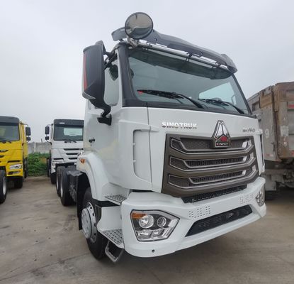 Camión de remolque Sinotruck con material de caja de carga de acero al carbono y asiento de suspensión neumática