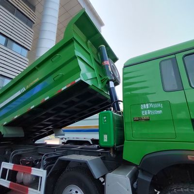 Sinotruk Dirección hidráulica camión de carga pesada para la construcción neumático certificado ISO