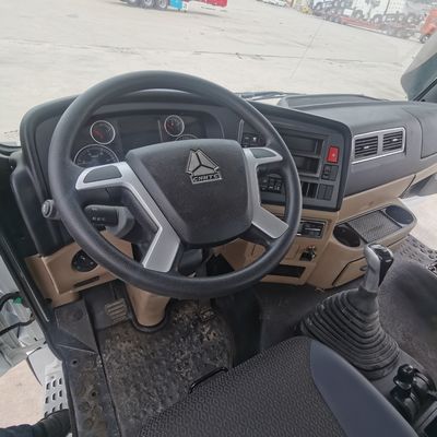 Dirección hidráulica utilizado HOWO camión tractor 600L tanque de combustible para remolque