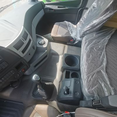 Camión de descarga usado para remolque de semirremolques 400L, incluido el depósito de combustible y la suspensión de aire