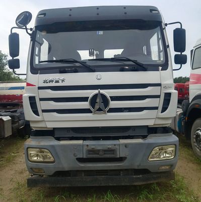 Control de tracción avanzado Camión de transporte pesado Beiben con caja de carga de acero al carbono