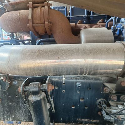 Tipo de elevación delantera Tipo de descarga Cabeza de tractor Beiben de trabajo pesado con sistema de dirección asistida