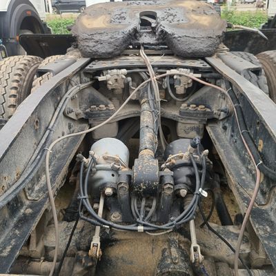 Material de la caja de carga de acero al carbono 430HP Vehículo pesado Beiben con chasis Sinotruk