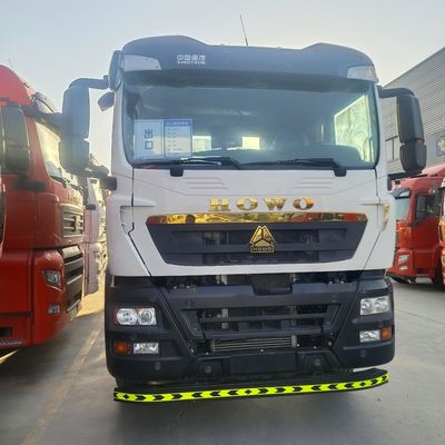 Caja de carga de acero al carbono Dirección hidráulica Camión mezclador de hormigón para un funcionamiento sin problemas