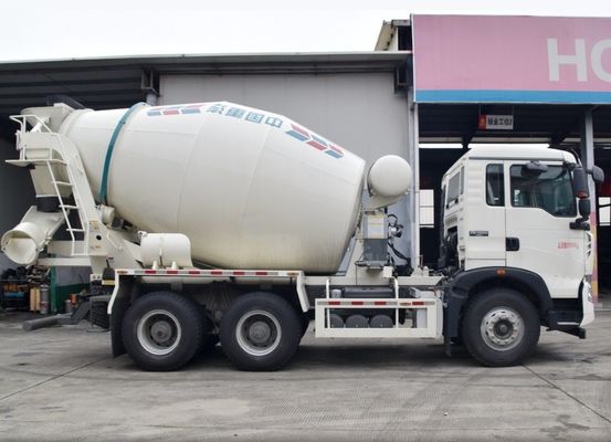 Euro 3 Hidráulico Dirección Asistente Camión mezclador de hormigón con color personalizado por Sinotruk