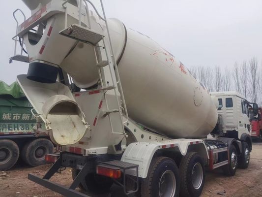 Sinotruk HOWO camión mezclador de cemento La adición perfecta a su equipo de construcción