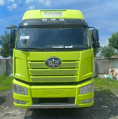 Versátil FAW Jiefang J6p420HP camión diésel de trabajo pesado con 400L de rendimiento del tanque de combustible