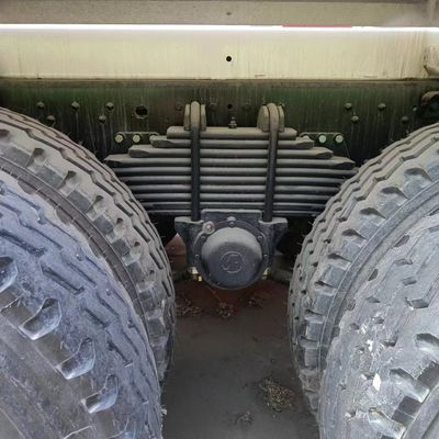 Camión de mezcla de cemento hidráulico de acero al carbono 8x4 para durabilidad y rendimiento de Sinotruk