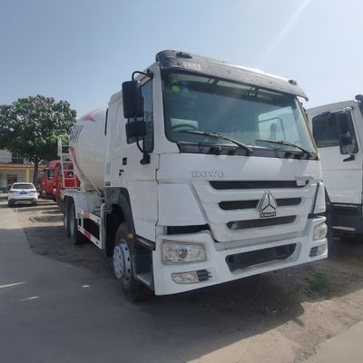 Tipo de transmisión manual Sinotruk camión mezclador de cemento para necesidades de construcción pesada