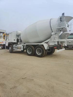 Chasis Sinotruk personalizado Camión mezclador de dirección hidráulica con asistencia de potencia y neumático