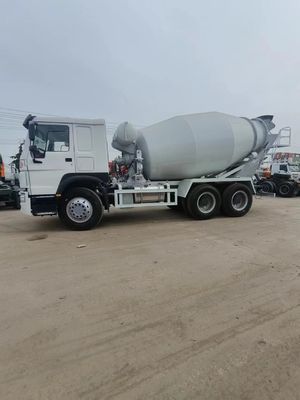 Chasis Sinotruk personalizado Camión mezclador de dirección hidráulica con asistencia de potencia y neumático
