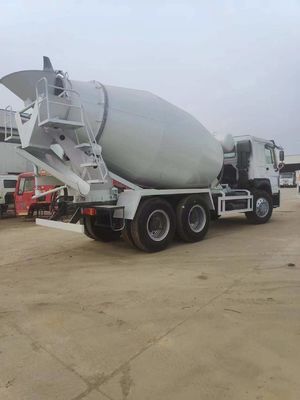 Chasis Sinotruk personalizado Camión mezclador de dirección hidráulica con asistencia de potencia y neumático