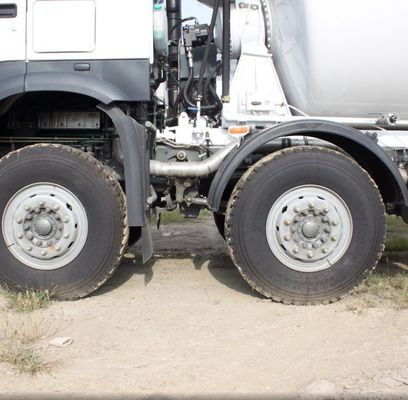 ZZ1257N3647N1 8x4 Camión Sinotruk usado HOWO 380 HP Mezclador de hormigón con alta durabilidad