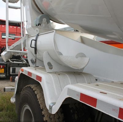 Vehículo mezclador de cemento Sinotruk con neumáticos y sistema de dirección hidráulico personalizado