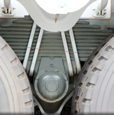 Asistencia eléctrica Dirección hidráulica Construcción de camiones mezcladores de trabajo pesado personalización