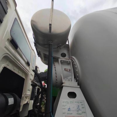 Sinotruck HOWO 6X4 8X4 mezclador de cemento usado 5% de descuento con material de caja de carga de acero al carbono