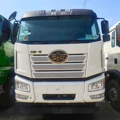 Camiones mezcladores con chasis Sinotruk y sistema de dirección hidráulica Pago inicial