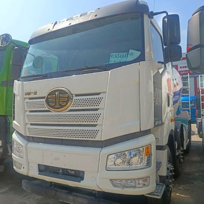 Camiones mezcladores con chasis Sinotruk y sistema de dirección hidráulica Pago inicial