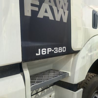 Camiones mezcladores con chasis Sinotruk y sistema de dirección hidráulica Pago inicial