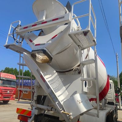 Camión de mezcla de cemento diésel para obras de construcción