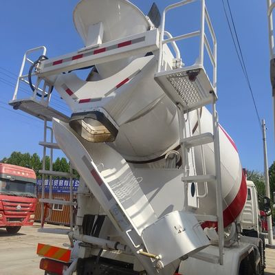 Camión mezclador industrial con sistema de dirección hidráulico y 8 desplazamientos para mezclar