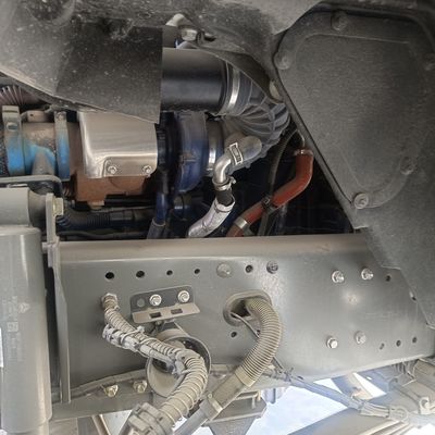 Camión mezclador industrial con sistema de dirección hidráulico y 8 desplazamientos para mezclar