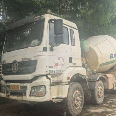 Sinotruk Camión mezclador de hormigón Dirección hidráulica Diesel 12m sup3 con Certificación CE