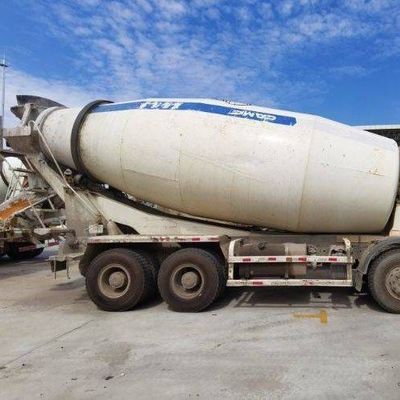 8 Capacidad Sinotruk Diesel 2m3 Camión mezclador de hormigón con sistema de dirección hidráulica