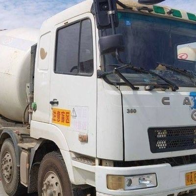Combustible- 6x4 Dirección hidráulica Sinotruk 2m3 camión mezclador de hormigón para aplicaciones de trabajo pesado