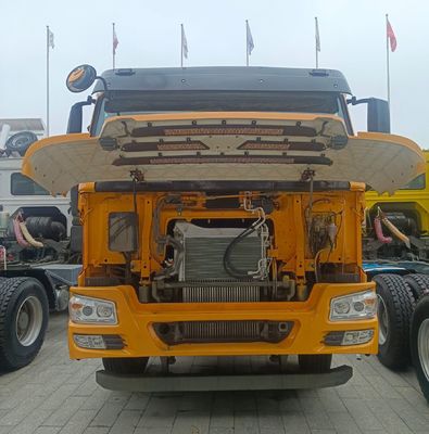 6×4 Transmisión manual 2024 Camión de transporte chino HOWO usado con tanque de combustible de 1000L