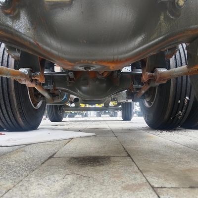 Tipo de transmisión manual Cabeza del camión de combustible HOWO 371HP para transporte a larga distancia
