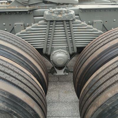 Tipo de transmisión manual Cabeza del camión de combustible HOWO 371HP para transporte a larga distancia