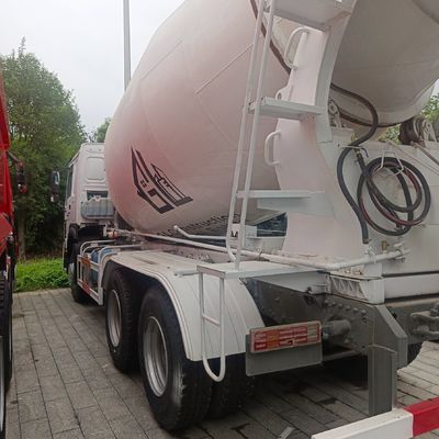 Camión mezclador de hormigón de 12m3 con chasis Sinotruk directamente usado y en excelentes condiciones