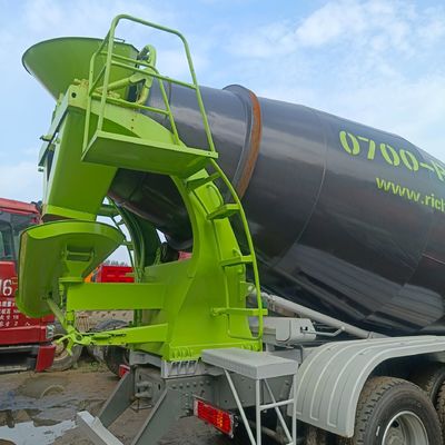 Euro 3 HOWO 12m3 380HP Camión mezclador de hormigón clásico con dirección de asistencia eléctrica