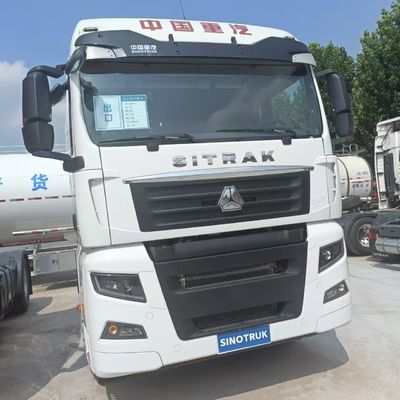 Sinotruck Tractor Truck Ventas 400L Tanque de combustible y asiento de aire para requisitos personalizados