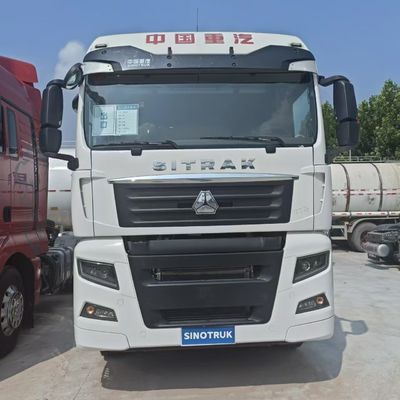 Sinotruck Tractor Truck Ventas 400L Tanque de combustible y asiento de aire para requisitos personalizados