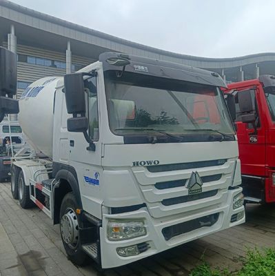 Carga útil de 30T Chasis Sinotruk 380HP Camión de mezcla de hormigón utilitario con dirección hidráulica