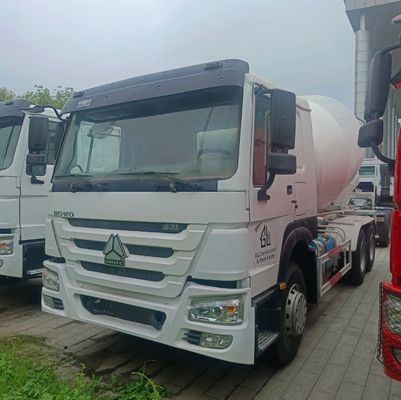 Camión mezclador de cemento de 12 m3 con chasis Sinotruk y combustible diesel de dirección asistida por potencia